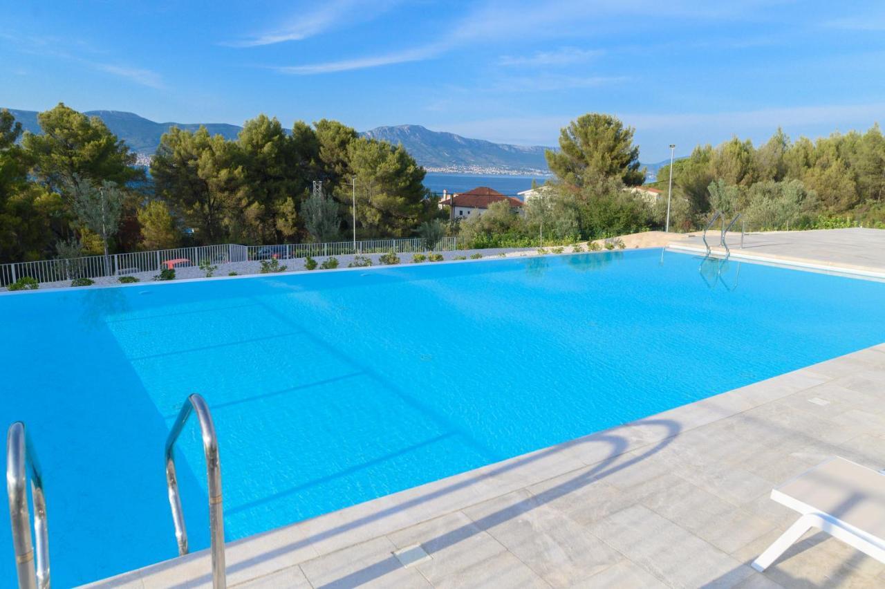 Malo More Resort Trogir Eksteriør billede